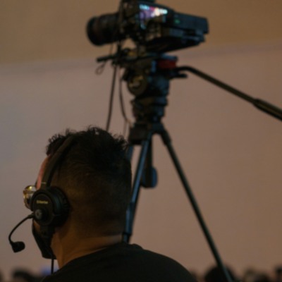 Planejamento e execu��o da produ��o, com o entendimento da din�mica de reda��o e do mercado do telejornalismo