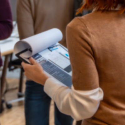 Elabora��o de pautas jornal�sticas com foco no olhar de mercado, com crit�rios de relev�ncia e viabilidade